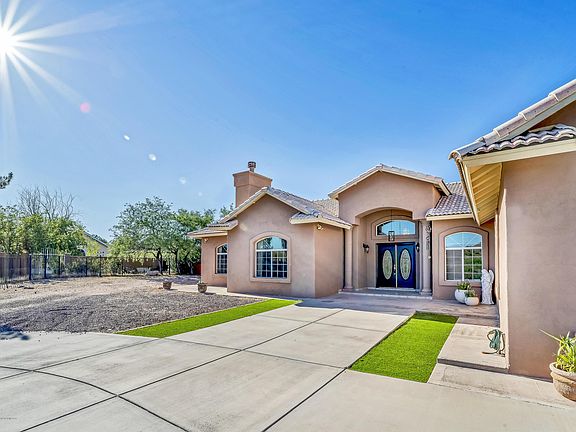 3rd image of 1824 W Camino Campestre Dr
