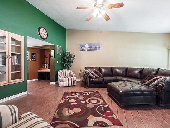 3rd image of 4409 Campion Ln