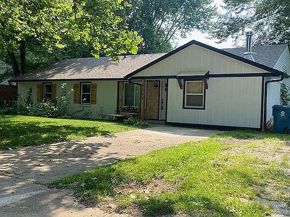 2nd image of 8244 Woodbine Dr