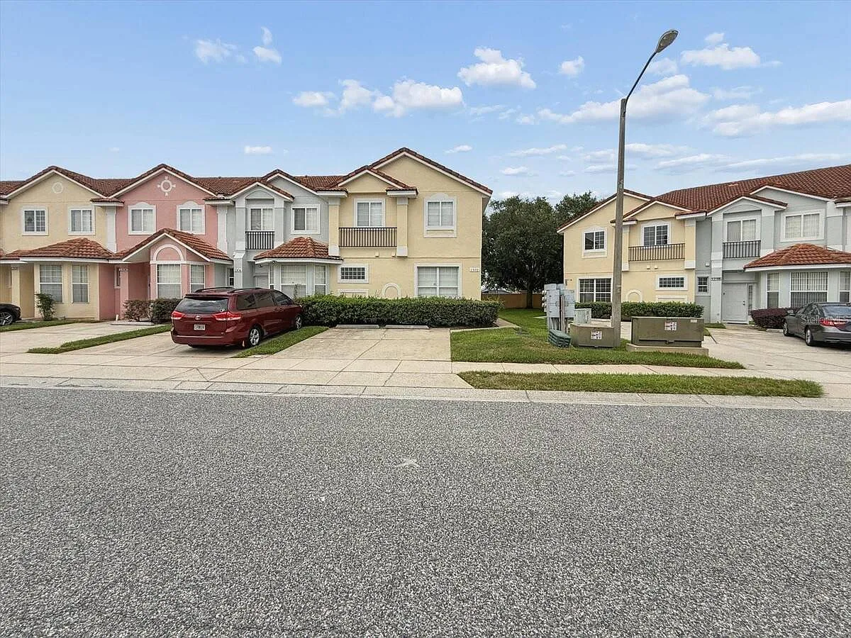 4 bed, 3.5 bath, 1642 sqft, $2,200 — Photo 1