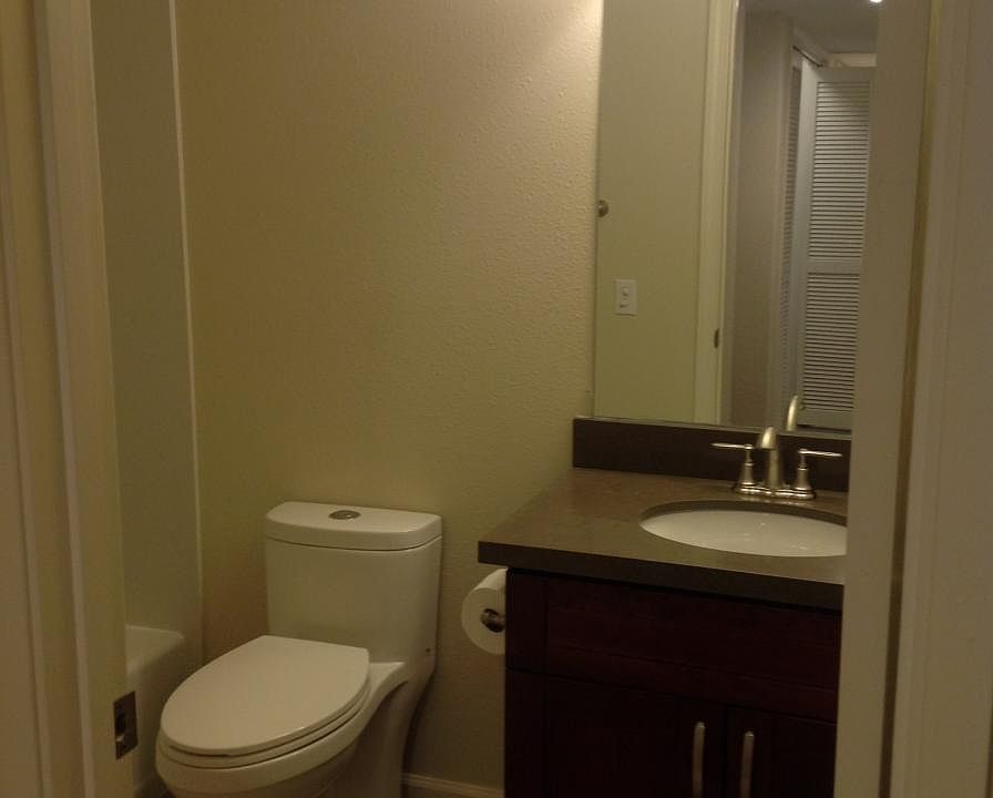 1st image of 471 Willow Ave