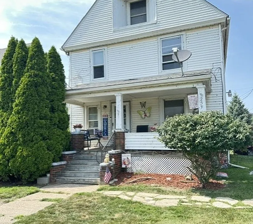 1257 E Erie Ave