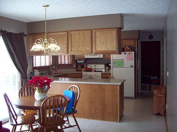 dinette with slider that walks out to deck