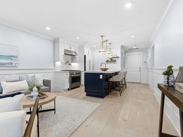 150-156 Athens St #2, Boston, MA 02127