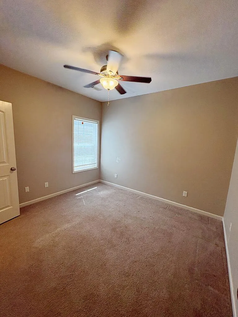 3 bed, 2.0 bath, $1,550 — Photo 4