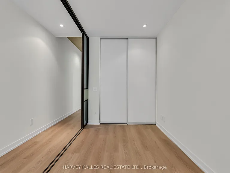 8 Dovercourt Rd #222 — Photo 12