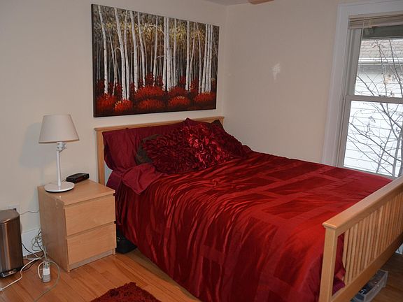 Bedroom furnished with Queen bed