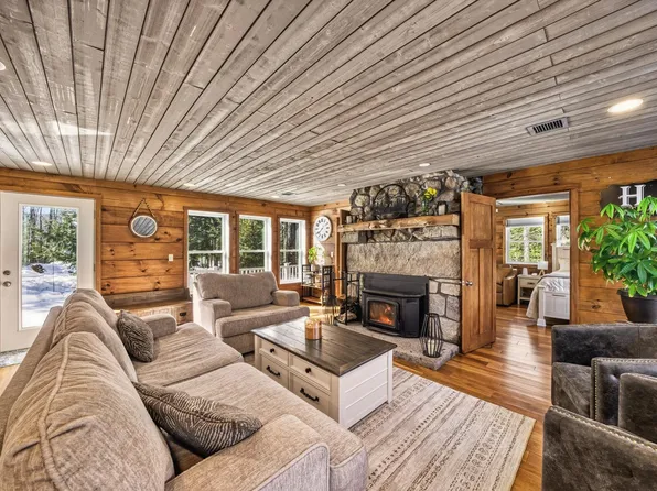 573 Mountain Road, Newbury, NH 03255