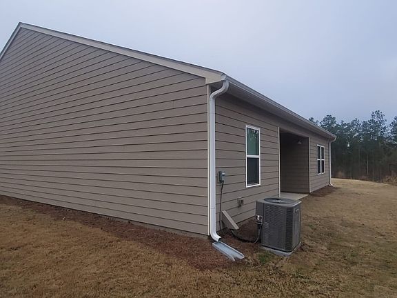 4th image of 214 Moreton Way