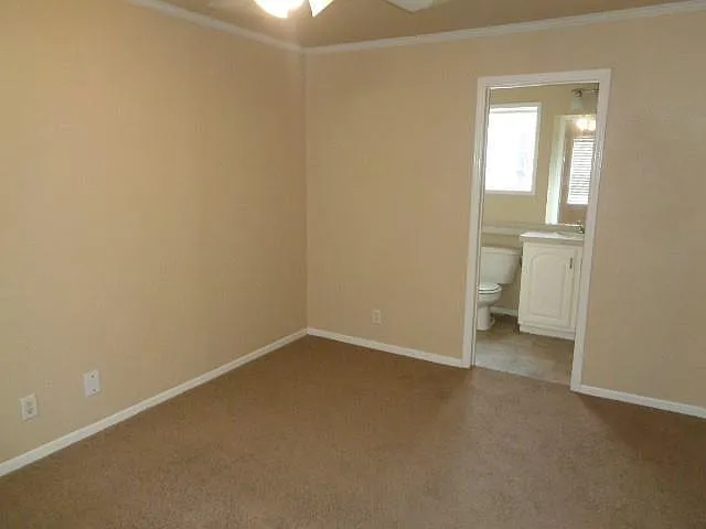 10002 Sugarvine Ln — Photo 6