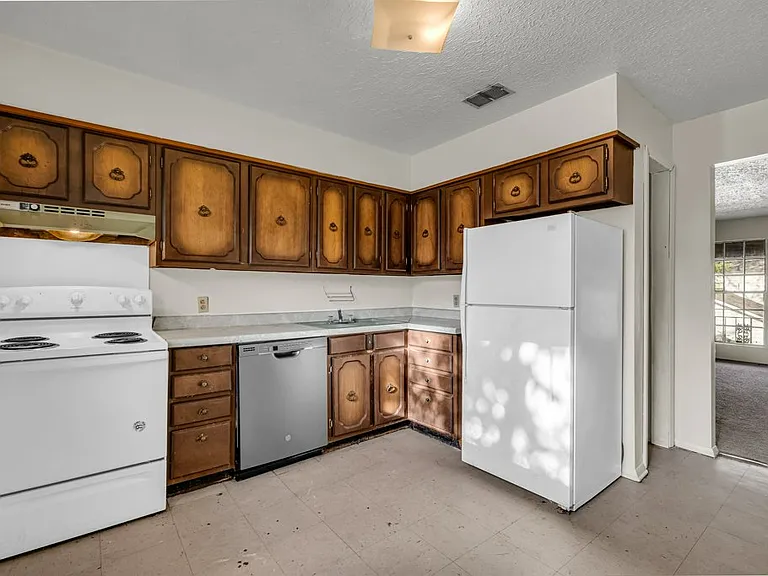 26944 E Main St #17 — Photo 3