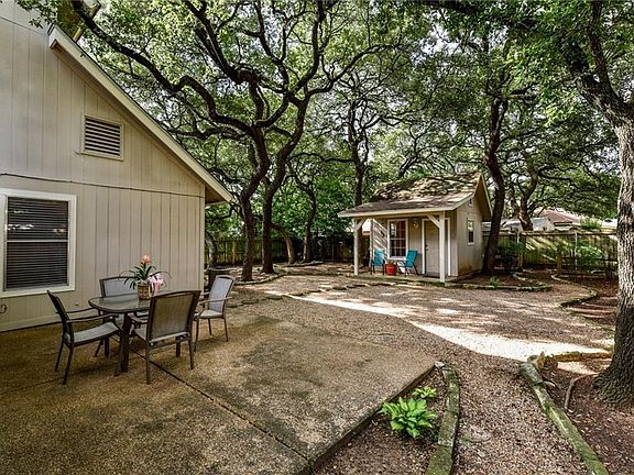 4th image of 3611 Hillrock Dr