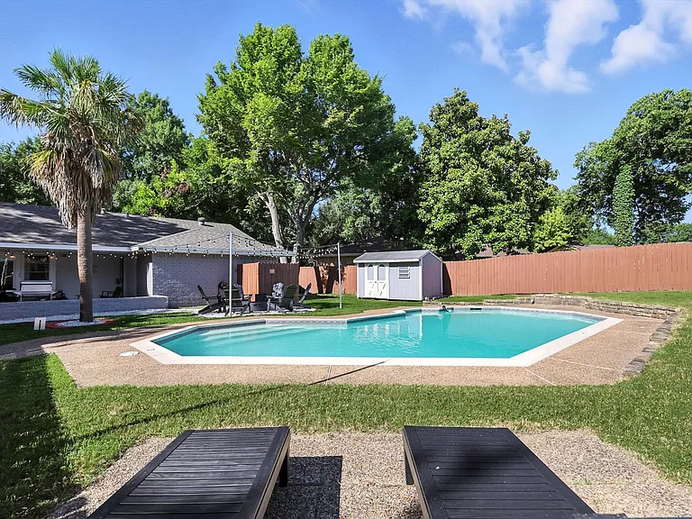 1231 Springbrook Cir — Photo 36