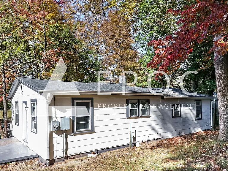 1308 Madison St — Photo 14