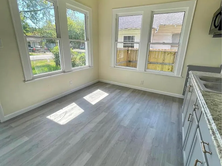 6011 Balbo St — Photo 4