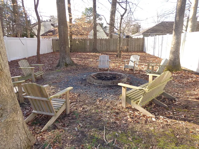 1209 Gunn Hall Dr — Photo 25