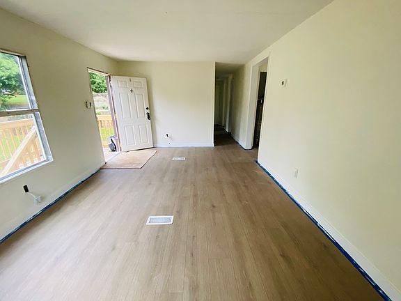 5th image of 210 Nutall Dr