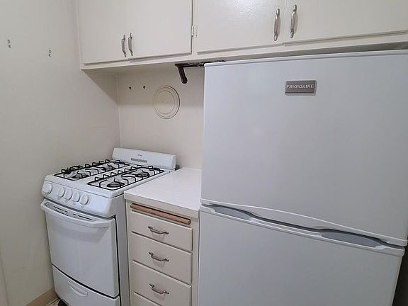 3rd image of 249 Ramona St #249