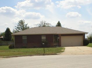 1648 W Tracy St, Springfield, MO 65807