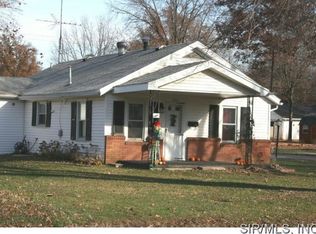 1711 Clinton St, Carlyle, IL