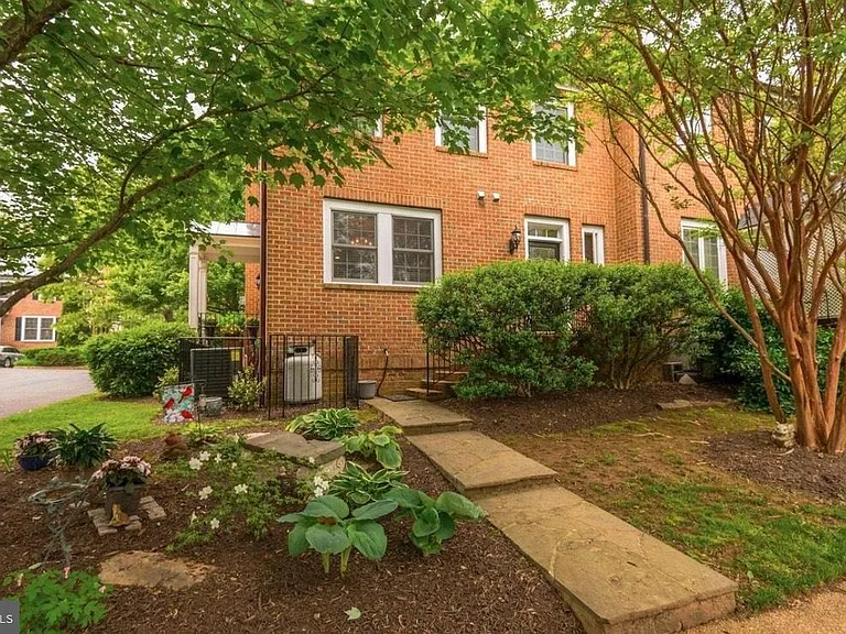 5 Piedmont Dr — Photo 4