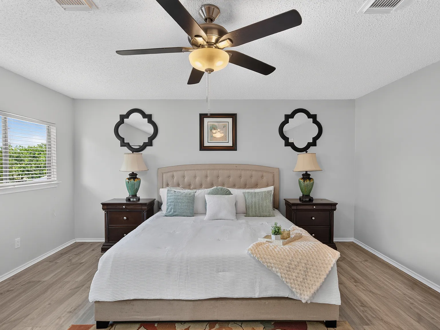 3 bed, 2.5 bath, 1698 sqft, $2,300 — Photo 2