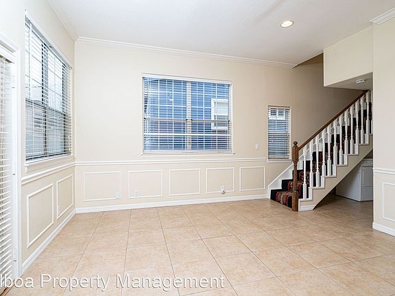 3rd image of 123 30th St #10781745