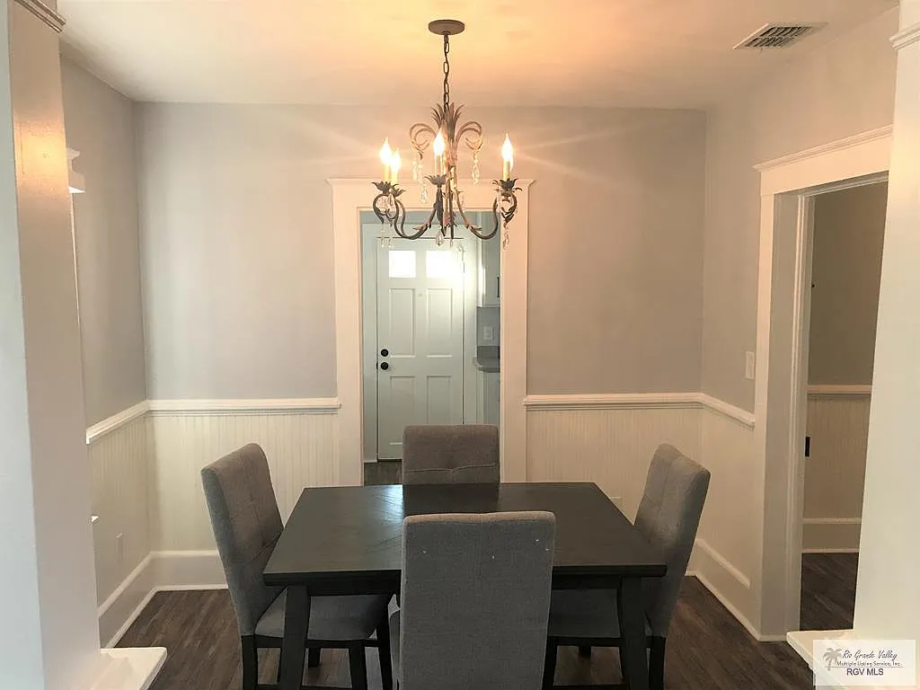 2 bed, 1.0 bath, 904 sqft, $1,000 — Photo 4