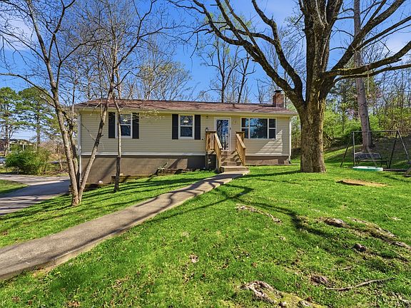 3rd image of 1315 Gratton Rd