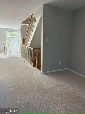 5142 Woodford Dr — Photo 4
