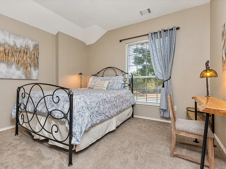 604 Grimsworth Ct — Photo 19