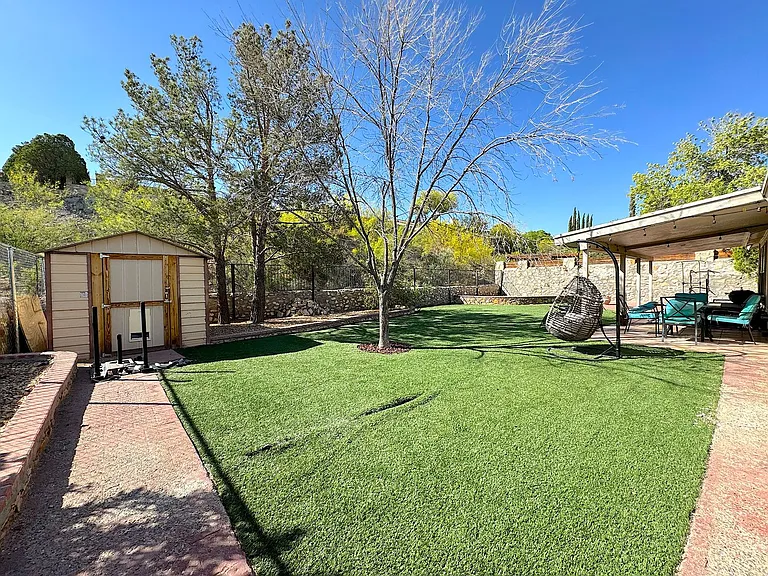 6851 Amposta Dr — Photo 29