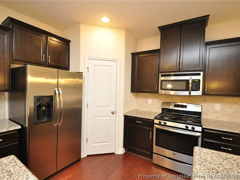 643 Briarcliff St — Photo 11