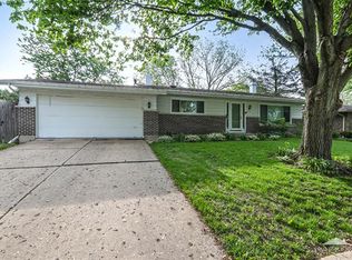 1245 Mallard Dr, Elgin, IL 60123