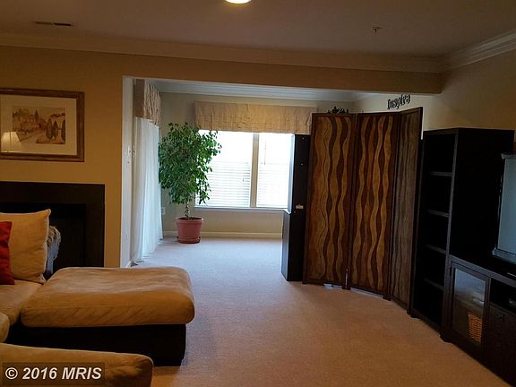 Looking toward the back windows, slider on left
