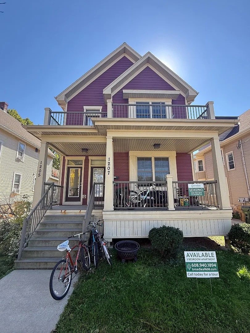 1207 Mound St - Unit 1 — Photo 1