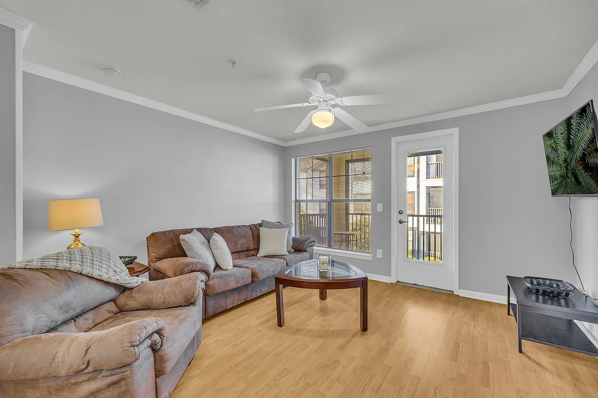 Building Photo - 211 North Ave #1227
