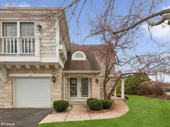212 Racquet Club Ct, Hinsdale, IL 60521