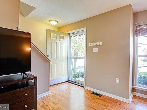5th image of 314 Stratford Dr