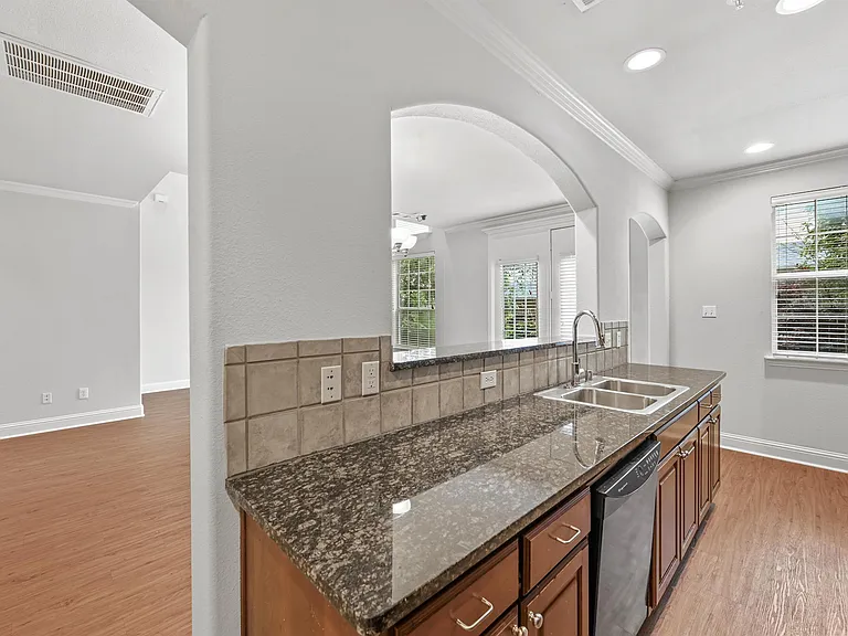 4404 Honfleur Ct — Photo 21