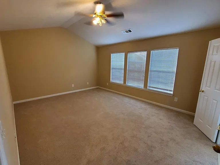 9708 Northfork Dr — Photo 15