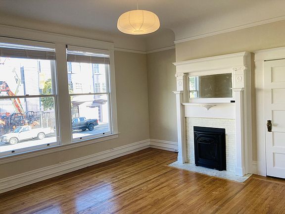 4th image of 444 S Van Ness Ave