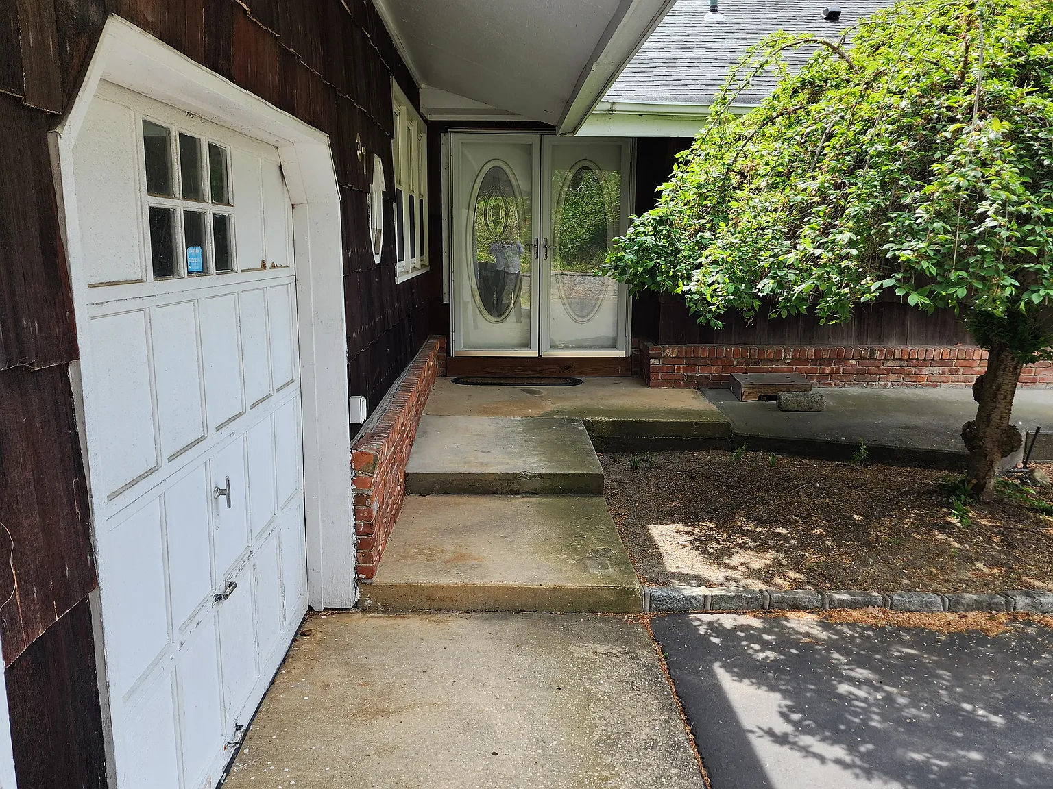 Buckingham Dr, Dix Hills — Photo 1