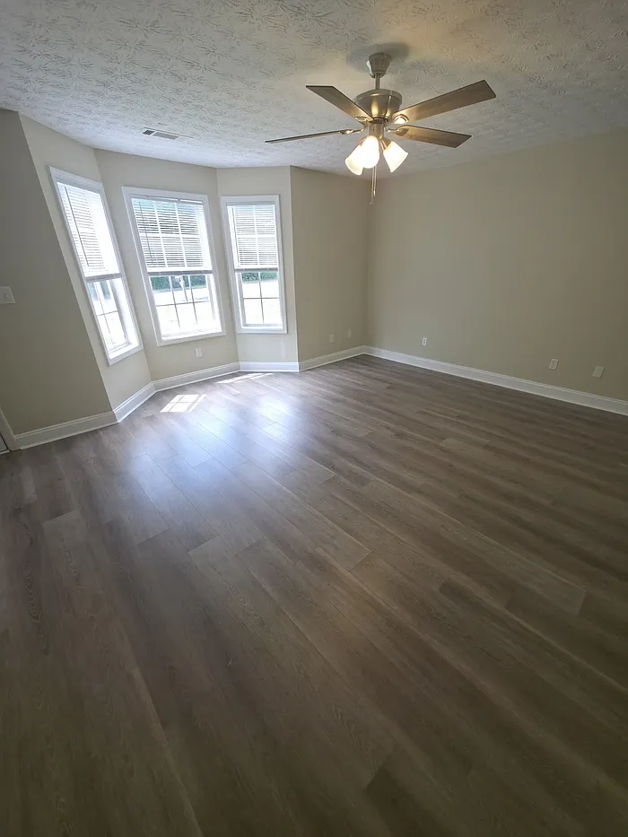 4 bed, 3.0 bath, 1524 sqft, $1,600 — Photo 3