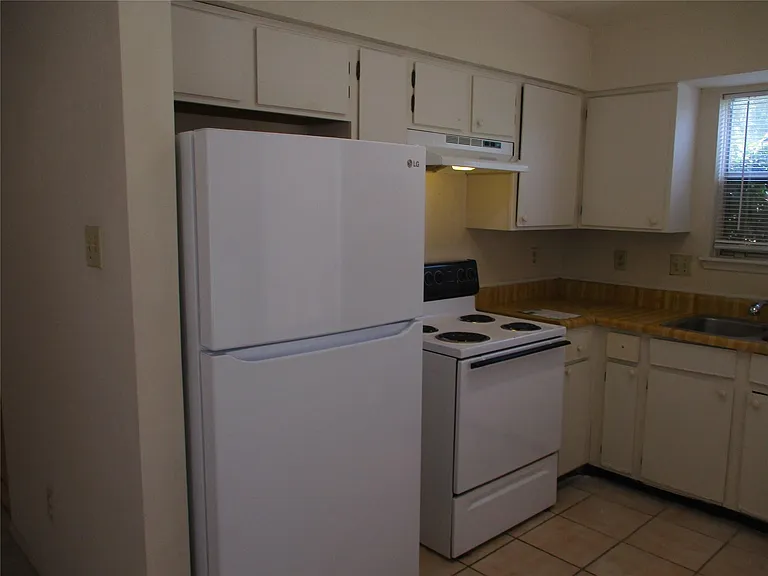 7610 Lemma Dr — Photo 10