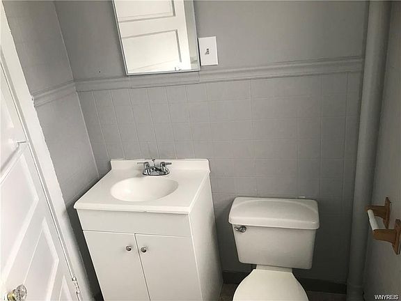 5th image of 1092 Walden Ave