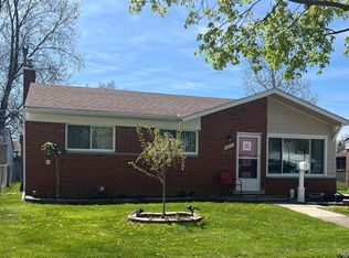 33053 Creston St, Westland, MI