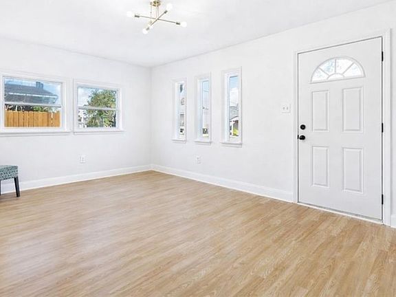 3rd image of 4978 Kendall Dr