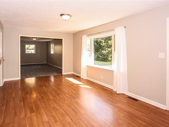 4th image of 11034 N Central Ave