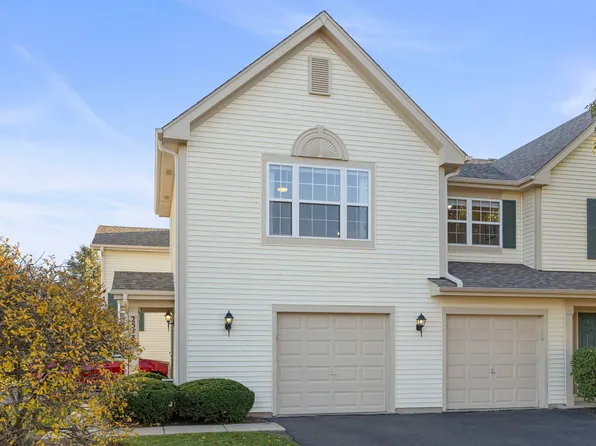 2513 Dickens Dr, Aurora, IL 60503